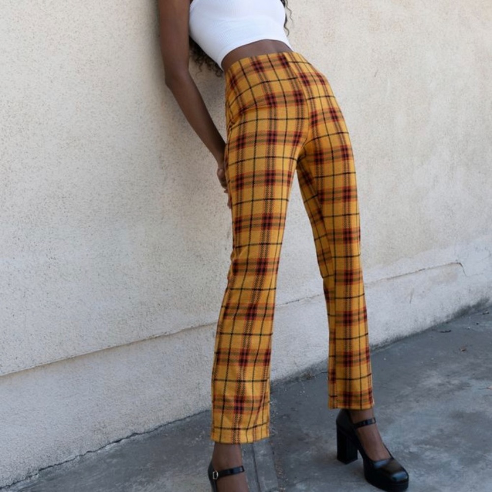 NWT UO Cara High-Waisted Kick Flare Yellow Pant